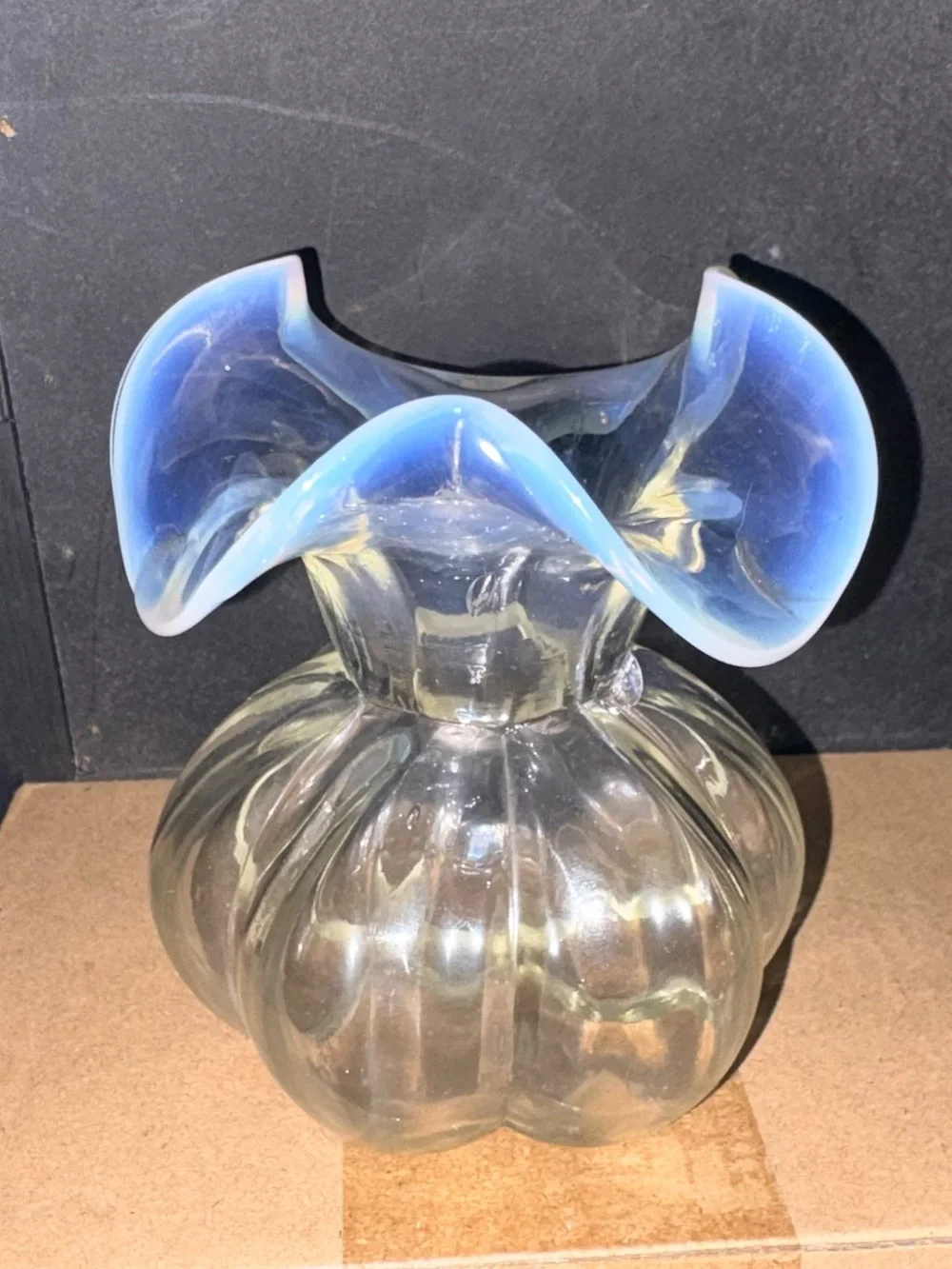Vietri Hibiscus RARE Clear Hand Blown Italian vase with opalescence trim 5in
